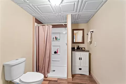 Bath - 26294 W Stebins St, Eleva, WI 54738 photo 2 of 2