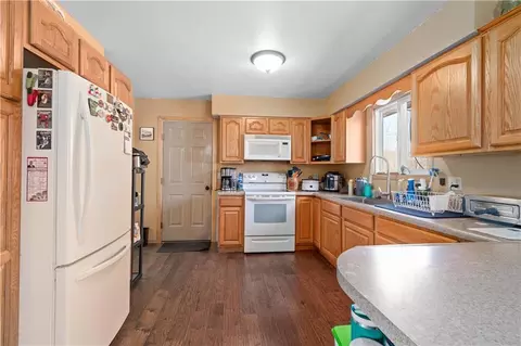 Kitchen - 26294 W Stebins St, Eleva, WI 54738 photo 2 of 2
