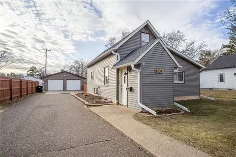 1707 8th St E, Menomonie, WI 54751