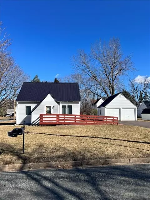 2002 4th St E, Menomonie, WI 54751
