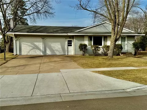 2444 Daniels Ave, Altoona, WI 54720