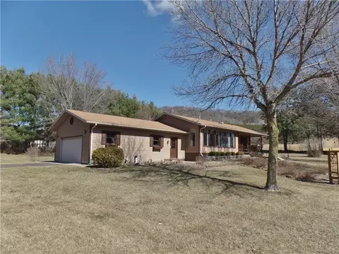 n6880 Hayes Road, Durand, WI 54736