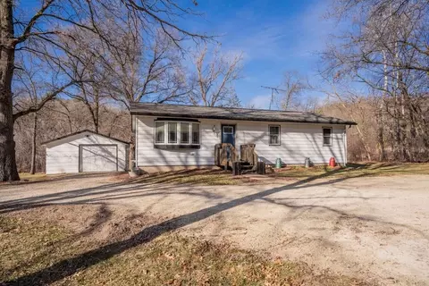 w11930 Wisconsin 35, Prescott, WI 54021