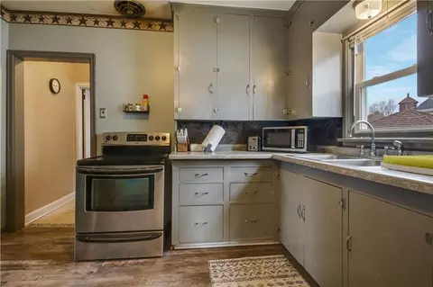 403 S Thorp St, Thorp, WI 54771 photo 2
