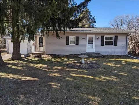 2118 Vine Ct, Eau Claire, WI 54703