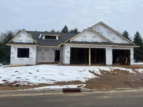 5041 Timber Bluff Dr, Eau Claire, WI 54701