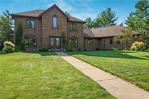 3302 Westover Ln, Eau Claire, WI 54701
