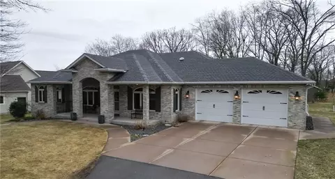 1010 Timber View Dr, Altoona, WI 54720