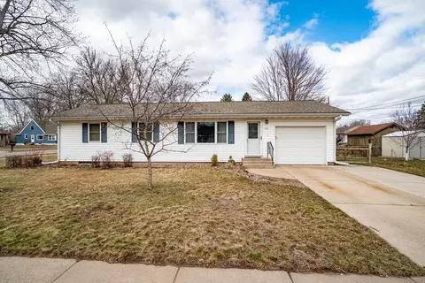 1912 Virginia Ln, Eau Claire, WI 54703