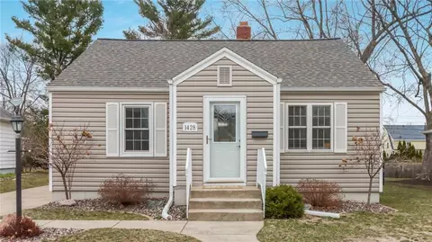 1428 Hoover Ave, Eau Claire, WI 54701