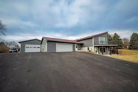 730 N Meadow Dr, Hudson, WI 54016