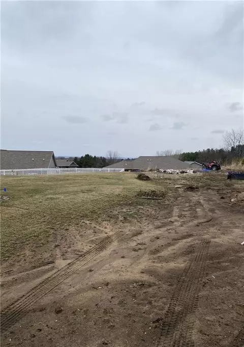 1810 Luke Pl, Chippewa Falls, WI 54729
