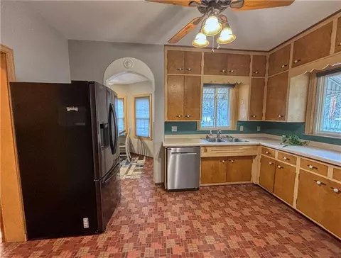 Kitchen - 828 E Lasalle Ave, Barron, WI 54812 photo 2 of 2