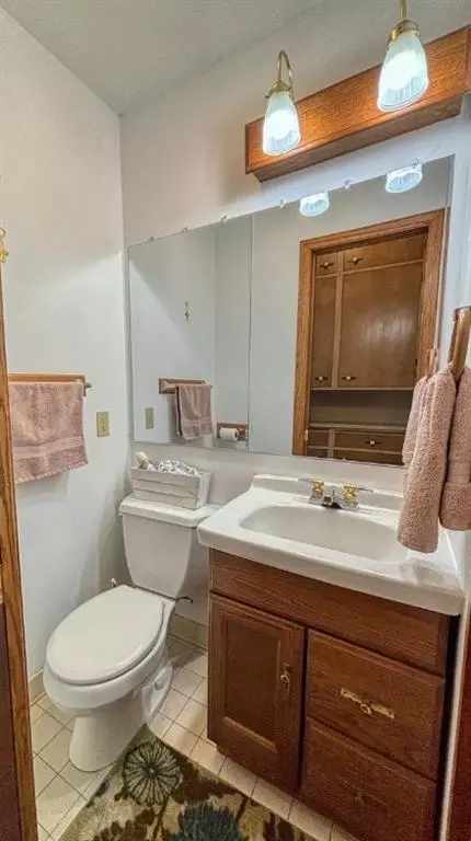 Bath - 828 E Lasalle Ave, Barron, WI 54812 photo 4 of 5
