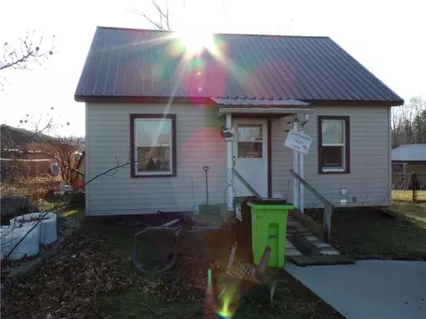 305 S 7th St, Cornell, WI 54732 photo 3