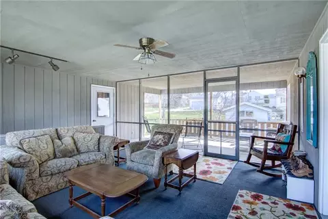 Living - 205 4th Grant Blvd E, Wabasha, MN 55981 photo 2 of 7