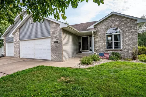 2202 Jingle Ct, Eau Claire, WI 54703