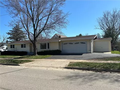 106 S 11th St, Black River Falls, WI 54615