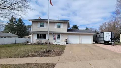 816 Meridian Heights Dr, Eau Claire, WI 54703