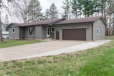 129 N Washington St, Mondovi, WI 54755