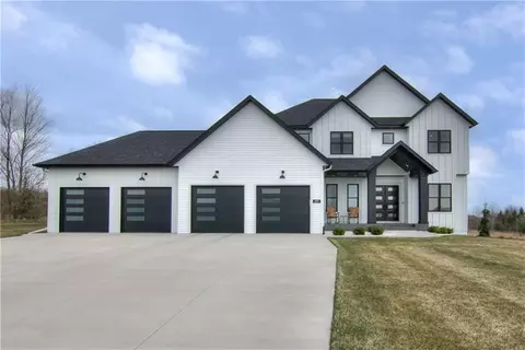 s8908 Chestnut Road, Eau Claire, WI 54701
