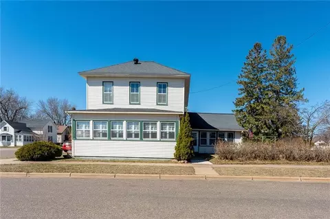 902 Eagle St, Chippewa Falls, WI 54729