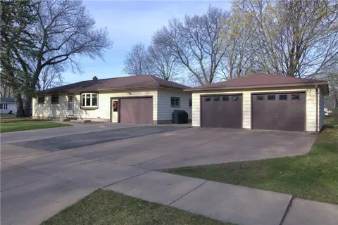 3208 Saturn Ave, Eau Claire, WI 54703