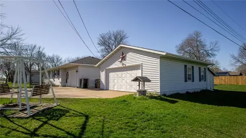 402 E Linden St, Chippewa Falls, WI 54729