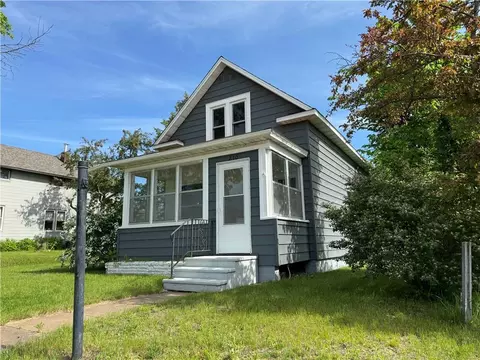 210 W Maple St, Spooner, WI 54801