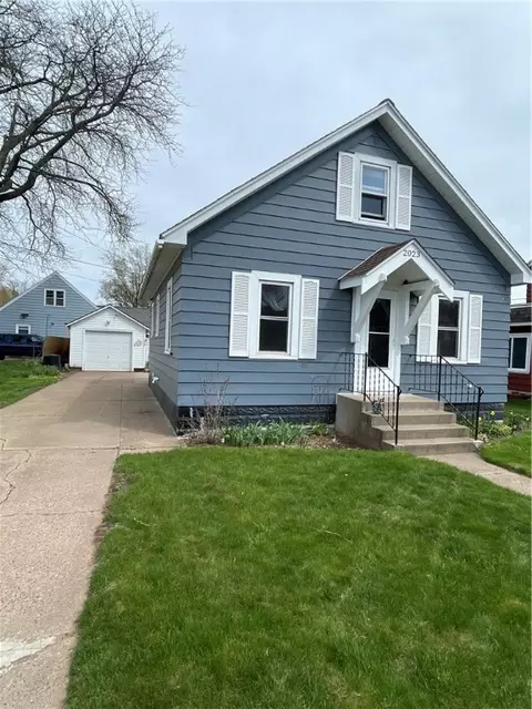 2023 11th St, Eau Claire, WI 54703