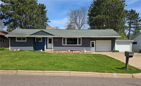 1032 W Spruce St, Chippewa Falls, WI 54729