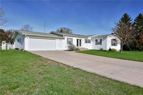1301 Pine Dr, Spooner, WI 54801