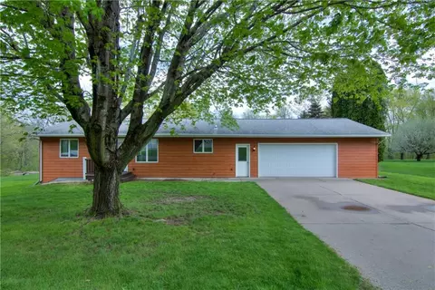 409 Vista Dr, Alma, WI 54610