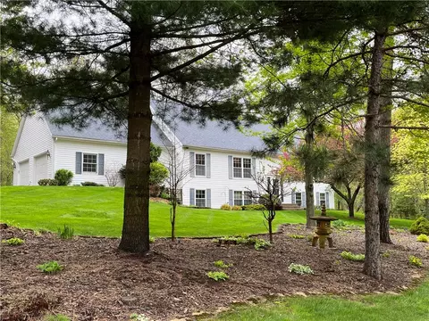 6121 Andrew Dr, Eau Claire, WI 54701