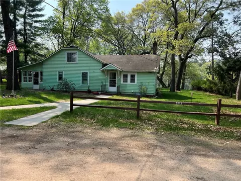 4305 N Shore Dr, Eau Claire, WI 54703
