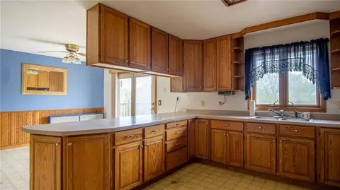 5857 E Walnut Rd, Eau Claire, WI 54701 photo 2
