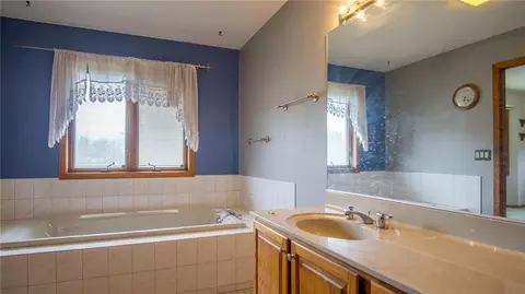 5857 E Walnut Rd, Eau Claire, WI 54701 photo 14