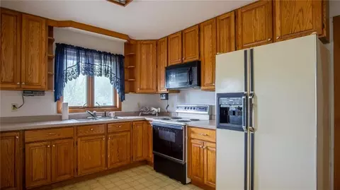 5857 E Walnut Rd, Eau Claire, WI 54701 photo 6