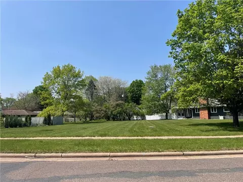 3226 May St, Eau Claire, WI 54701