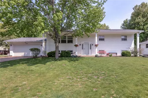 1806 Oaklawn Dr, Eau Claire, WI 54703