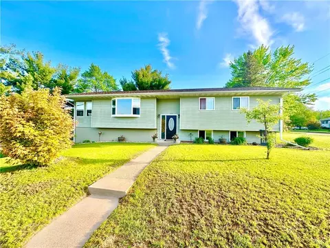 2604 Bartlett Ave, Altoona, WI 54720
