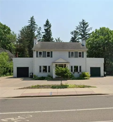 225-227 Summit Ave #2, Eau Claire, WI 54701