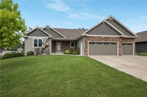 3226 Chasewood Ln, Eau Claire, WI 54701
