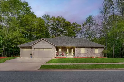3611 Ridgeway Dr, Eau Claire, WI 54701