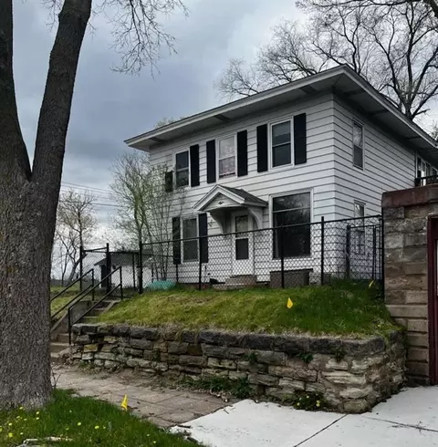 211 Pine St, Chippewa Falls, WI 54729
