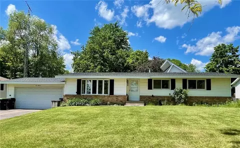 213 21st St N, Menomonie, WI 54751