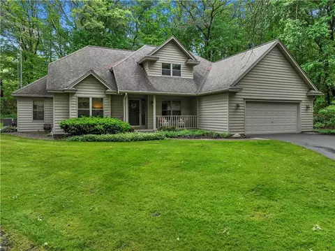 5160 Shellamie Dr, Eau Claire, WI 54701