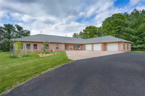 430 S Beach Dr, Altoona, WI 54720