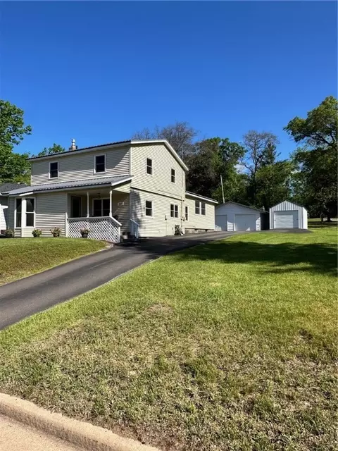 918 Superior St, Spooner, WI 54801