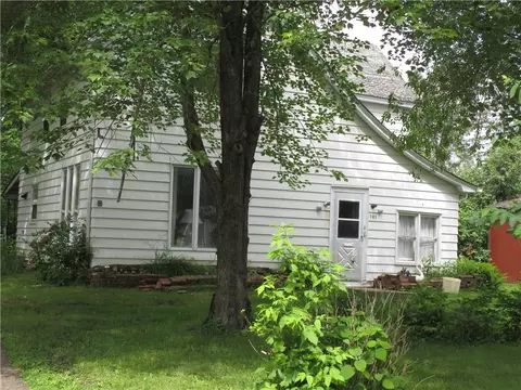 702 1st St S, Ladysmith, WI 54848
